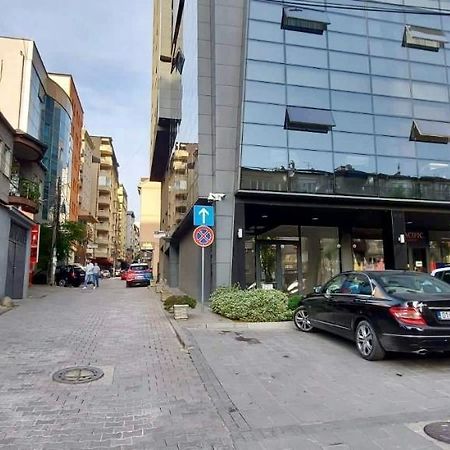 Bright & Lovely Apartment In The City Center Pristina Exterior foto
