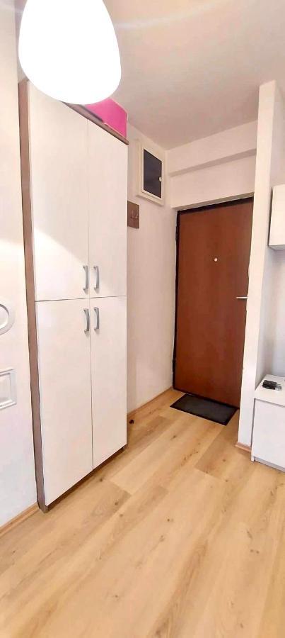 Bright & Lovely Apartment In The City Center Pristina Exterior foto